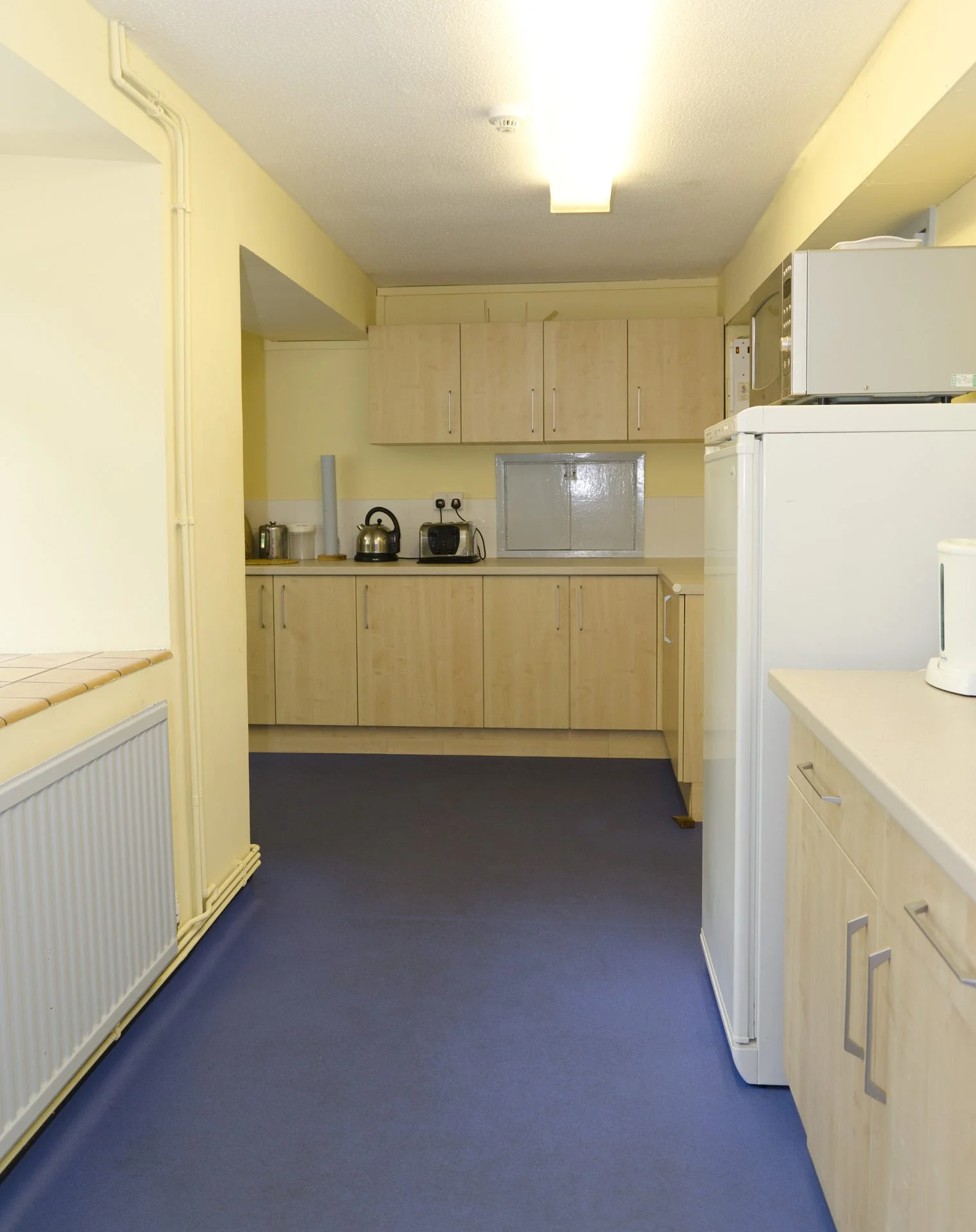 Kitchen oven and microwave equipment